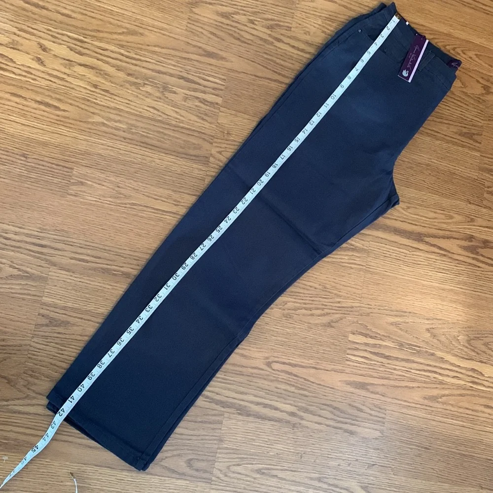 Gloria Vanderbilt AMANDA Jeans - Picture 5 of 13